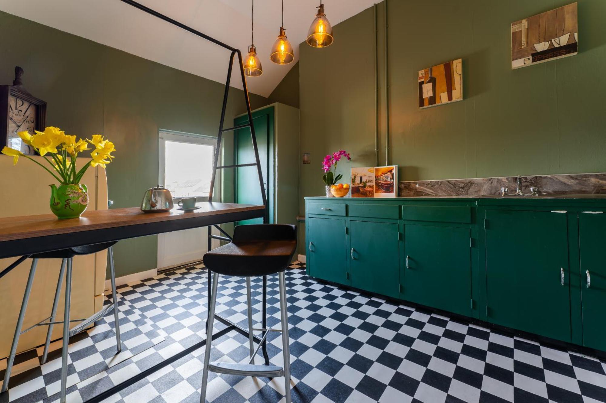 & Apts Malone Road Couette-café